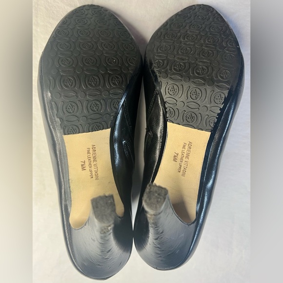 Adrienne Vittadini Black Leather Ankle Boots, Side Zipper Preowned Size 7.5 - Picture 5 of 7